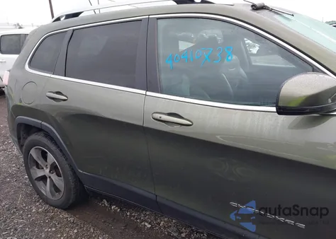 2019 Jeep Cherokee Limited 4X4 from USA, damaged, VIN 1C4PJMDX2KD251690